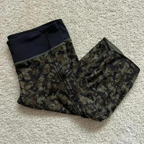 Lululemon Run Top Speed Capri Crop Full On Luxtreme Wm Sz 10 Mystic Jungle Green - Picture 13 of 13